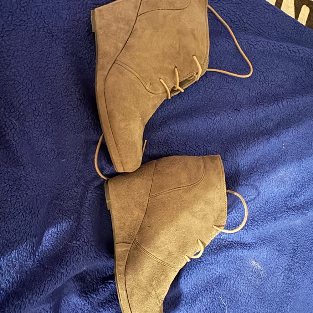 Women's Lace-Up Grey Ankle Boots